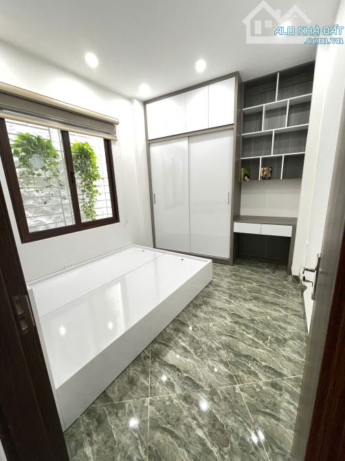 Bán nhà MINH KHAI, GẦN Ô TÔ TRÁNH , GẦN PHỐ, 2 GIẾNG TRỜI, FULL NỘI THẤT, 4PHÒNG - 3