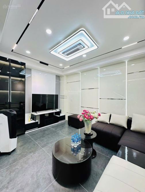 NHÀ ĐẸP GIÁ TỐT NGAY LÝ THƯỜNG KIỆT,P1,GÒ VẤP-GIÁ:3TỶ995/63M2(4,5X14) -SỔ ĐẸP CHÍNH CHỦ - 3