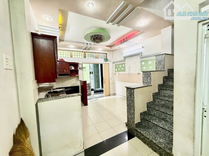 BÁN NHÀ 4 TẦNG LÊ QUANG ĐỊNH-GẦN CHỢ BÀ CHIỂU – 3PN 3WC – SÁT MẶT TIỀN CHỈ 4,55 TỶ - 3