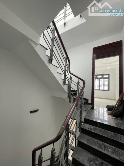 SIÊU PHẨM NHÀ ĐẸP - 3 TẦNG SÂN THƯỢNG - NGANG LỚN 4.5M - GIÁ 5 ĐỒNG 680 - HẺM THẲNG 6M - K - 3