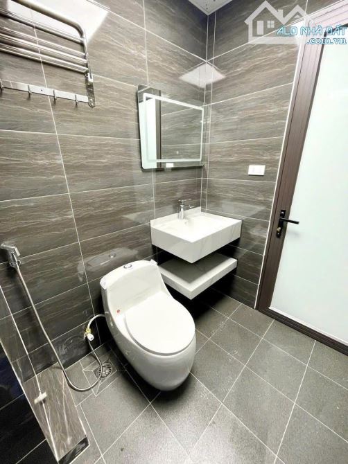Cho thuê nhà 6 tầng  Dịch Vọng – 55m², thang máy, giá 70tr/tháng - 3