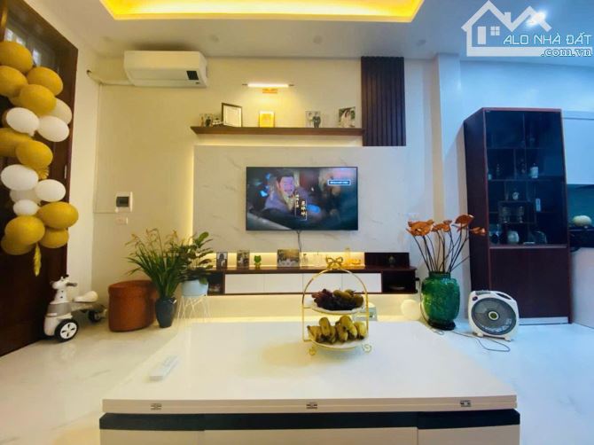 NHÀ PHÂN LÔ LẠC LONG QUÂN 30m 5 TẦNG MT 3,6m NGÕ Ô TÔ CÁCH HỒ TÂY 200M FULL NỘI THẤT 11 TỶ - 3