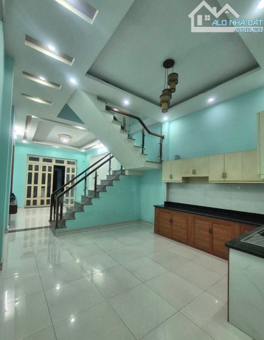 Nhà 1 trệt 1 lầu 72m  2p ngủ rộng , đường 4m thông cách ngã 3 ông xã 300m - 3