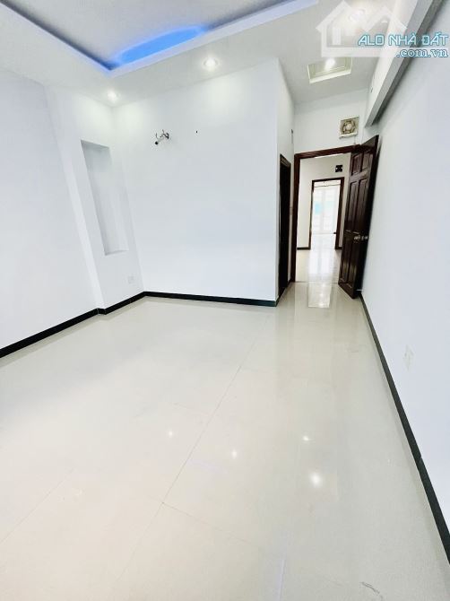 Khu Tên Lửa - Nhà thờ PhaoLô - 4 tầng - 4m x 20m - 5PN - Khu Vip - 3