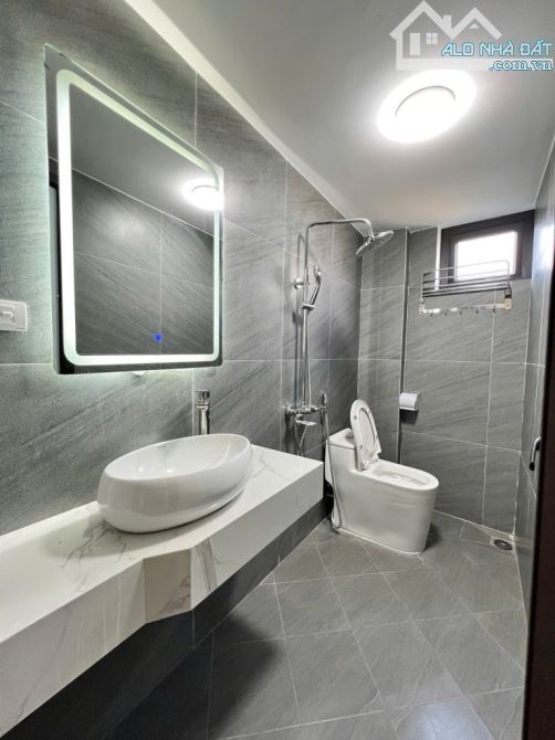 Hiếm. Nhà 5 tầng Thang máy 42m2 Trương Định - Hai Bà Trưng - Gần phố - Vị trí đẹp -Giá 8,5 - 3
