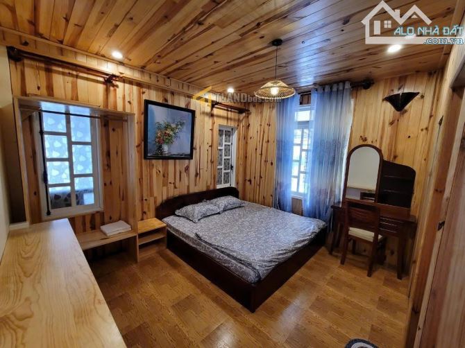 VILLA SÂN VƯỜN _ MANG NÉT CỔ KÍN GẦN HỒ XUÂN HƯƠNG - 3