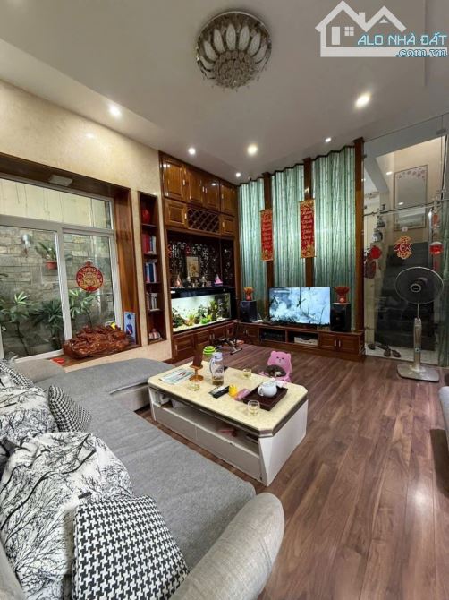 BÁN NHÀ 3 TẦNG, MT ĐƯỜNG LAM SƠN, 168,4M2 NGANG 10, GIÁ 18 TỶ. CN23.8 - 3