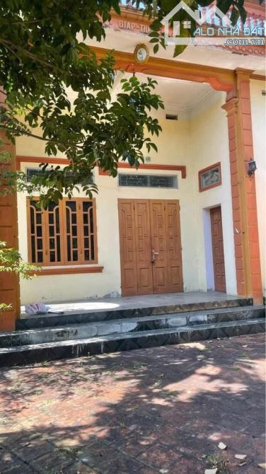 Bán đất sẵn nhà và vườn cây ăn quả . Vị trí đẹp 2 mặt tiền - 3