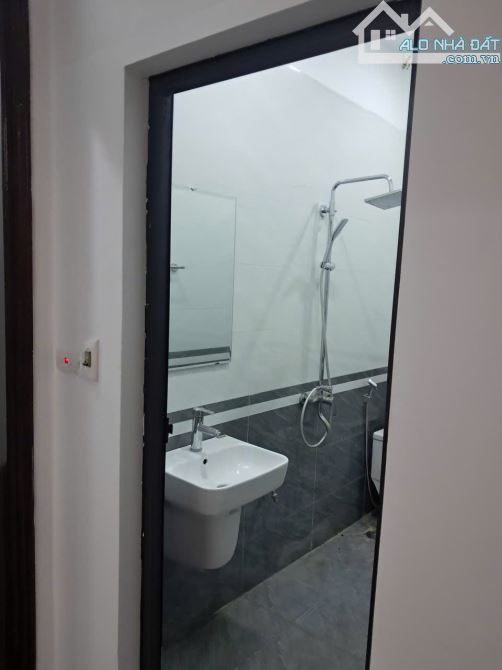Bán nhà 4 tầng Đông Mỹ, khu trung tâm, ô tô đỗ cổng, 55m2, giá 5.45 tỷ - 3
