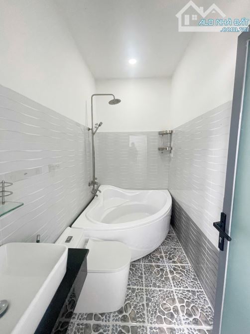CHDV KHU VIP BÌNH TÂN - DÒNG TIỀN 50TR/1 THÁNG CHỈ 8TỈ 570TR  TL DT : 6 x 15,5 gồm 12 phòn - 3