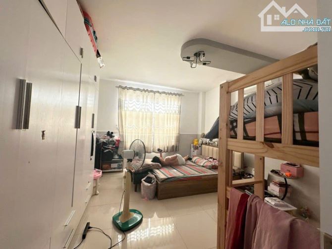 Bán toà căn hộ 4 tầng Hoàng Văn Thụ | 10 Phòng | Dòng Tiền 40tr/tháng | 10 Tỷ - 3