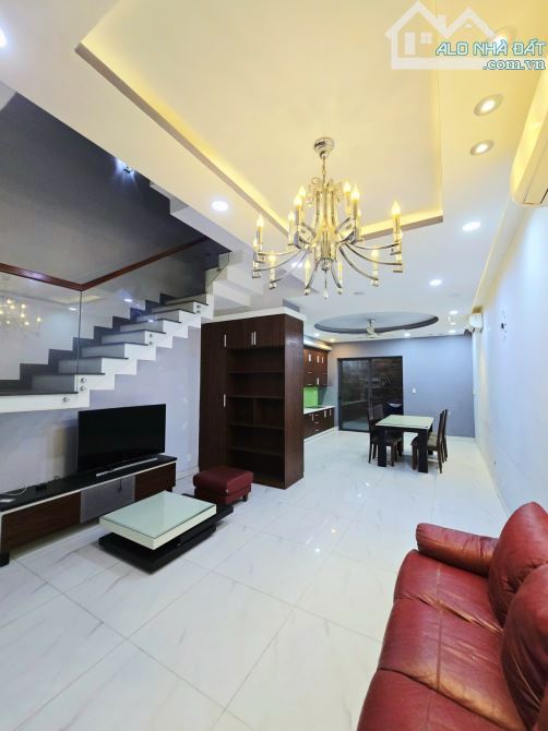 Q2 - BÁN NHÀ ĐẸP HẺM XE HƠI GẦN LÊ VĂN THINH - 105M2- 4 TẦNG, 4PN - CHỦ TẶNG NỘI THẤT - 3
