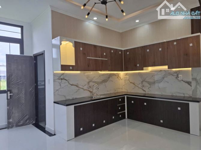 📢📢📢CHỦ HẠ GIÁ 100 TRIỆU  - NHÀ MẶT TIỀN ĐƯỜNG KHU DÂN CƯ  HIỆN HỮU - 3