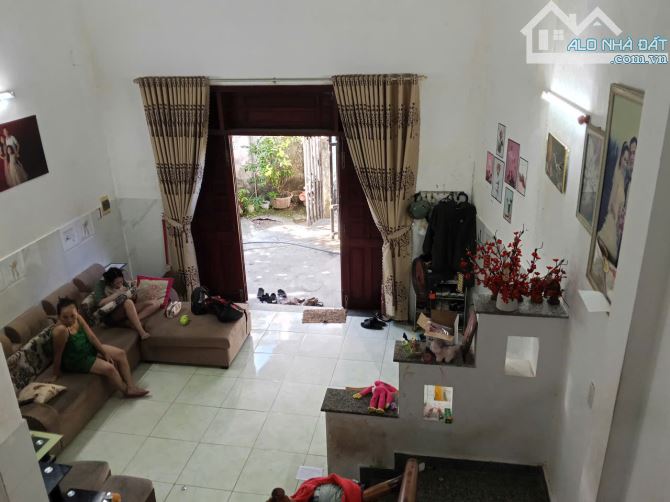 ♪ Nhà sát Nguyễn Tất Thành đoạn Xuân Hà, 160m2, mê lửng, sân vườn, 3.x tỷ - 3