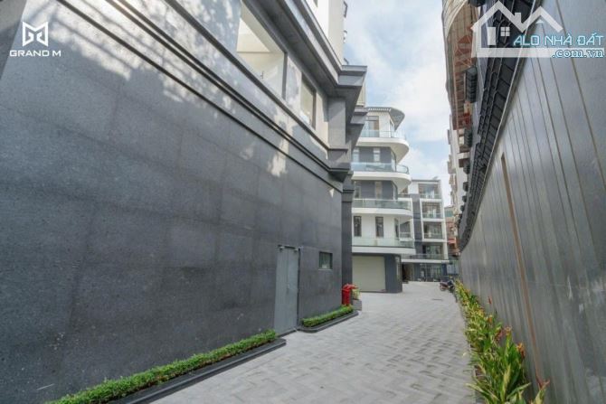 Bán Biệt Thự liền kề Phố Nguyên hồng đống đa diện tích 136m. 5 tầng 10m mặt tiền giá 55 tỷ - 4