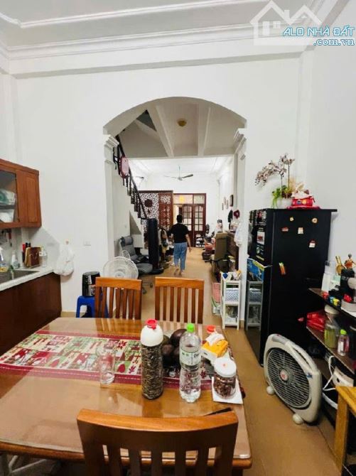 Hoàng Cầu 47m, 10m ô tô tránh, 2 thoáng, siêu hiếm, tặng toàn bộ nội thất - 4