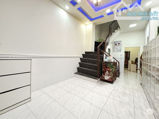 BÁN NHÀ TÔ HIẾN THÀO QUẬN 10 - 5 TẦNG - DT 58M2 - CHỈ 10,8 TỎI - 4