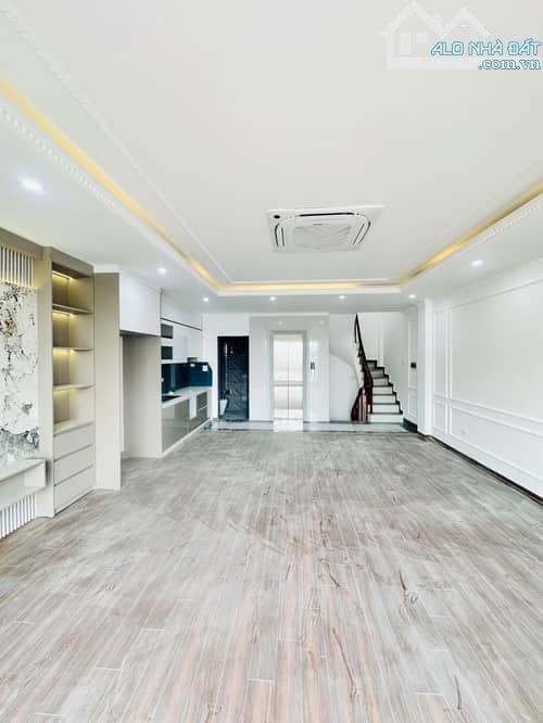 SIÊU PHẨM THANH XUÂN -PHÂN LÔ BÀN CỜ Ô TÔ 7 CHỖ QUA - DT 48M X 8 TẦNG THANG MÁY  - MT 5,5M - 4