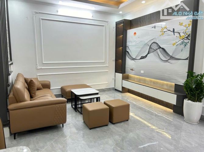 Nhà phân lô Nguyễn Văn Huyên, 67m², 4T, lô góc ô tô, vỉa hè, 21 tỷ - 4