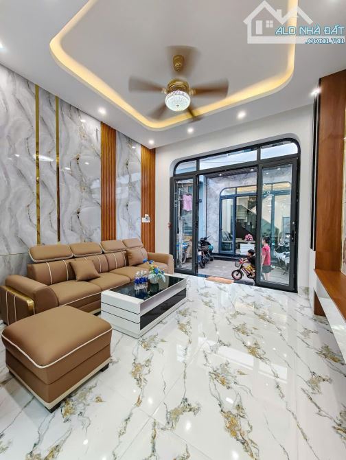 nhà 1 trệt 1 lầu mới hiện đại full nội thất hẻm 311 nguyễn văn cừ, lộ ô tô - 4