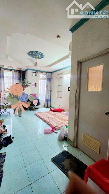 HẺM XE HƠI 8M ĐỒNG ĐEN - DT: 4.1x16.1 - 4 TẦNG KIÊN CỐ CHỈ 12 TỶ TL - 4