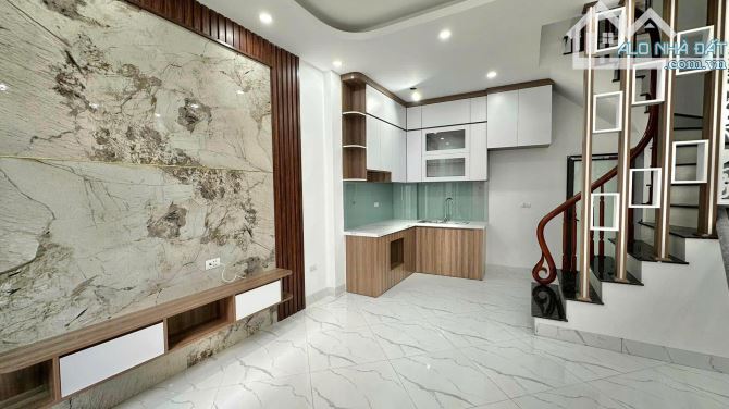 CĂn này mua đầu tư để cho thuê thì tuyệt vời-Ngay sát trường đại học- Giá chỉ nhỉnh 3 tỉ - 4