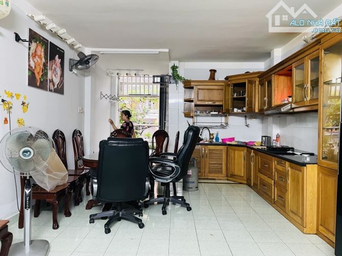 KHU VIP K300 TÂN BÌNH - DT: 6x17m - 5 TẦNG - CHỈ 15.8TỶ - 4