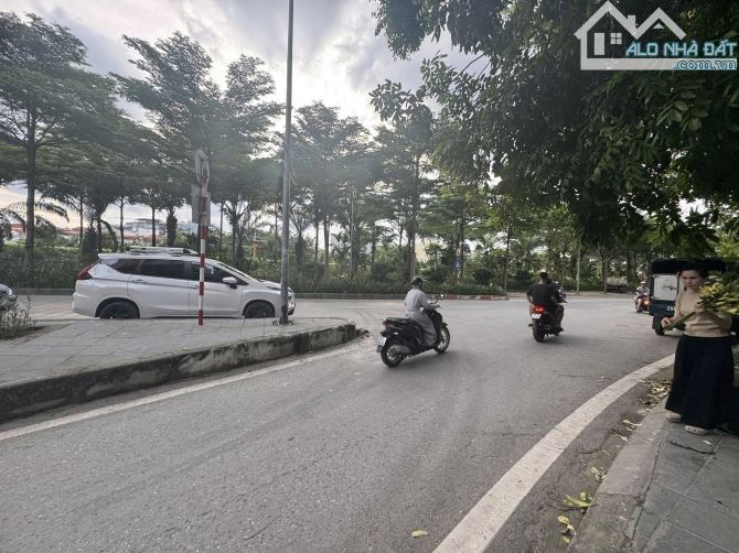 DUY NHẤT! NHÀ MẶT PHỐ ĐƯỜNG BƯỞI, BA ĐÌNH - Ô TÔ TRÁNH, VỈA HÈ RỘNG - VỊ TRÍ ĐẮC ĐỊA - 4