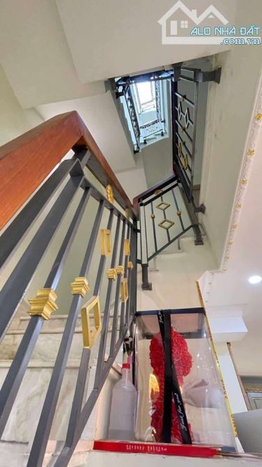 Trung tâm Q3, chủ nhà qua Mỹ định cư. Vài ebước ra phố Nguyễn Đình Chiểu. 50m2. Nhỉnh 8 tỷ - 4