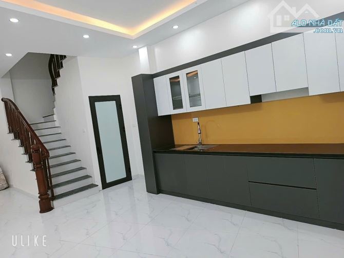 BÁN NHÀ 5 TẦNG. MT 5 M.  TRUNG TÂM  PHỤNG CHÂU, CÁCH TRƯỜNG  TDTT 250 M - 3