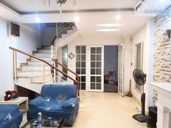 Văn Cao, Nhà đẹp ở ngay, 3 bước hồ Tây, Oto dừng đỗ. 60m2, mt 5m, 5 tầng. 13.7 tỷ - 4