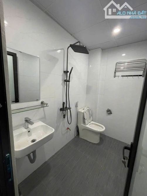 BÁN NHÀ 6 TẦNG LÊ QUANG ĐẠO - 8 PHÒNG KHÉP KÍN - THANG MÁY - DÒNG TIỀN ỔN ĐỊNH - SỔ ĐỎ ĐẸP - 4