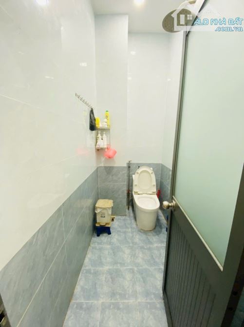 BÁN NHÀ Q12 GẦN TÔ NGỌC VÂN-61M² 3 TẦNG-ĐƯỜNG TRƯỚC NHÀ 6 MÉT-GIÁ 5 TỶ. - 4