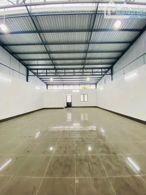 Cần bán căn nhà xưởng 386m2 ở Lê Minh Nhựt Củ Chi 9x42 chỉ 870 TRIỆU Sổ riêng sang tên nga - 4