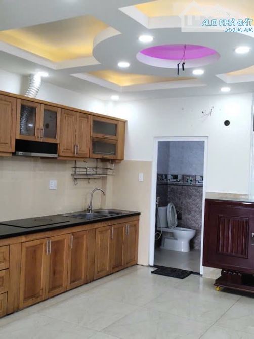 NHÀ 5 tầng MẶT TIỀN Đường THỚI AN 03, phường THỚI AN, Q12, DT 65m2 , đường 10m - 4