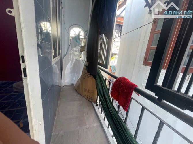 Sát mặt tiền hẻm Ngang 3.6 x5 - 2 tầng 2 tỷ Q4 - 4