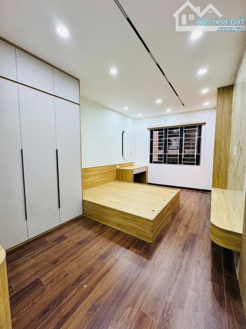 BÁN NHÀ XUÂN THUỶ 33m2x6T giá chỉ 10.6 tỷ-GẦN ÔTÔ TRÁNH-NGÕ THÔNG RỘNG NÔNG-THANG MÁY - 4
