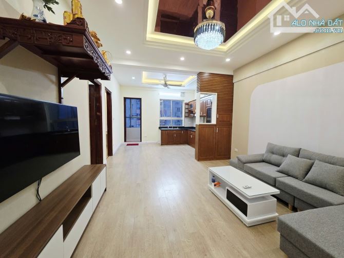 CẦN BÁN căn hộ đẹp đầy đủ nội thất, lô góc view thoáng, tầng đẹp gần CV CẦU GIẤY - 4