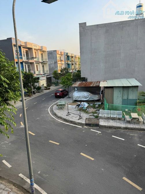 NHÀ CĂN GÓC 2 MẶT TIỀN 216M2 CÓ 4 TẦNG XÁCH VALI VÔ Ở LUÔN, ĐANG KINH DOANH, NHÀ PHỐ DĨ AN - 4