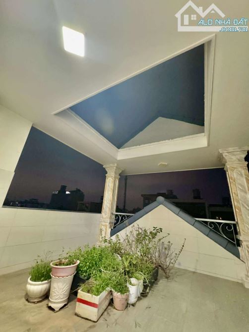 Hẻm kinh doanh 8m thông- 64m2 - 4 tầng thiết bị cao cấp giảm 3 tỷ hơn 6 tỷ tý - 4