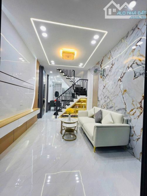 HẠ GIÁ QUÁ MẠNH – NHÀ ĐẸP - ĐƯỜNG VIP - Nguyễn Hồng Đào – 90m2 – 2 Tầng – GIÁ 9 TỶ NHỈNH - 4