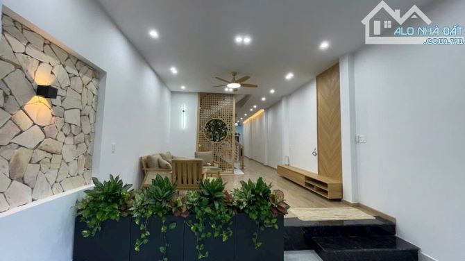 Nhà đẹp 3 tầng Nguyễn Đổng Chi- Hải Châu - nhỉnh nhẹ 8 tỷ - 4