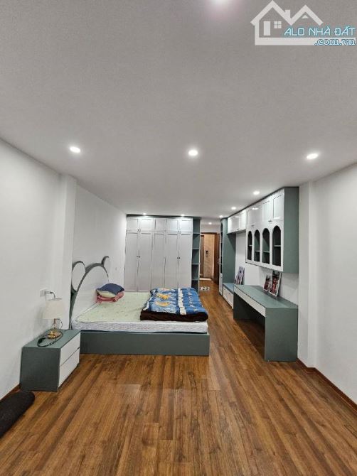 SIÊU PHẨM LONG BIÊN – 6 TẦNG THANG MÁY – NỘI THẤT ĐẲNG CẤP – Ô TÔ ĐỖ TẬN CỬA – VIEW THOÁNG - 4