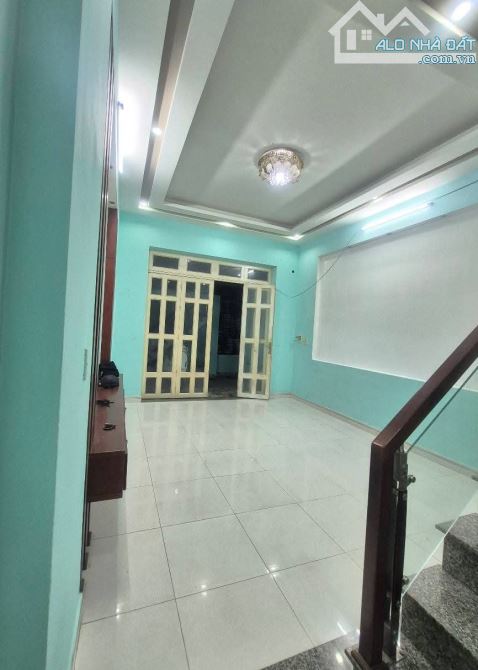 Nhà 1 trệt 1 lầu 72m  2p ngủ rộng , đường 4m thông cách ngã 3 ông xã 300m - 4