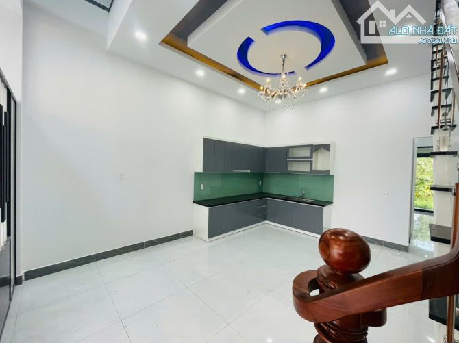 Bán nhà Mỹ Hạnh Nam Giáp Hóc Môn, Diện tích 237m2 - 1 Trệt 1 Lầu 3 Phòng Ngủ - Hoàn công - 4