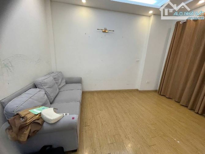 HƠN 7 TỶ CÓ NHÀ ĐẸP 2 THOÁNG-MT RỘNG-Ở NGAY -NGÕ NÔNG- GẦN PHỐ YÊN HOÀ-CẦU GIẤY -DT 36 m - 4