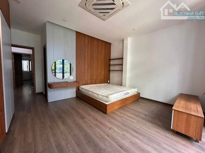 Cho thuê nhà 3 tầng, mặt tiền đường Phan Trọng Tuệ, Hoà Cường Nam, Hải Châu. Giá 25 triệu - 4