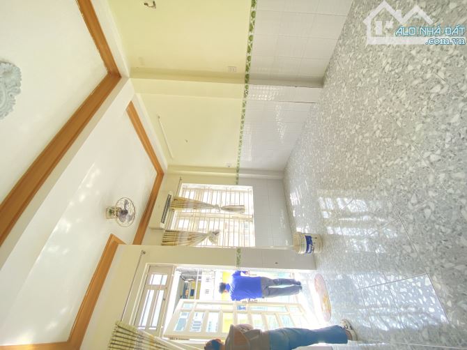 Bán nhà NGUYỄN TƯ GIẢN, Hẻm 5m, 3.5 Tầng , Mái Đúc, 4 Phòng Ngủ, 4 Tỷ x - 4