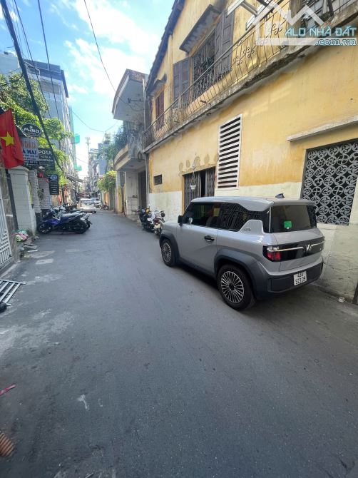 Bán toà căn hộ 4 tầng Hoàng Văn Thụ | 10 Phòng | Dòng Tiền 40tr/tháng | 10 Tỷ - 4