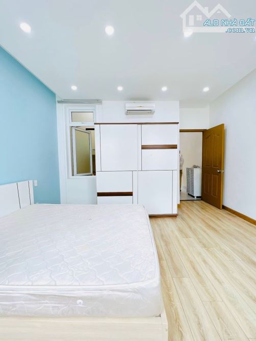 BÁN NHÀ KHU VIP MỚI ĐẸP 4 TẤM BẾN VÂN ĐỒN HẺM XE HƠI GIÁ 15 TỈ DT 4,7*12 HIẾM BÁN KHU NÀY - 4